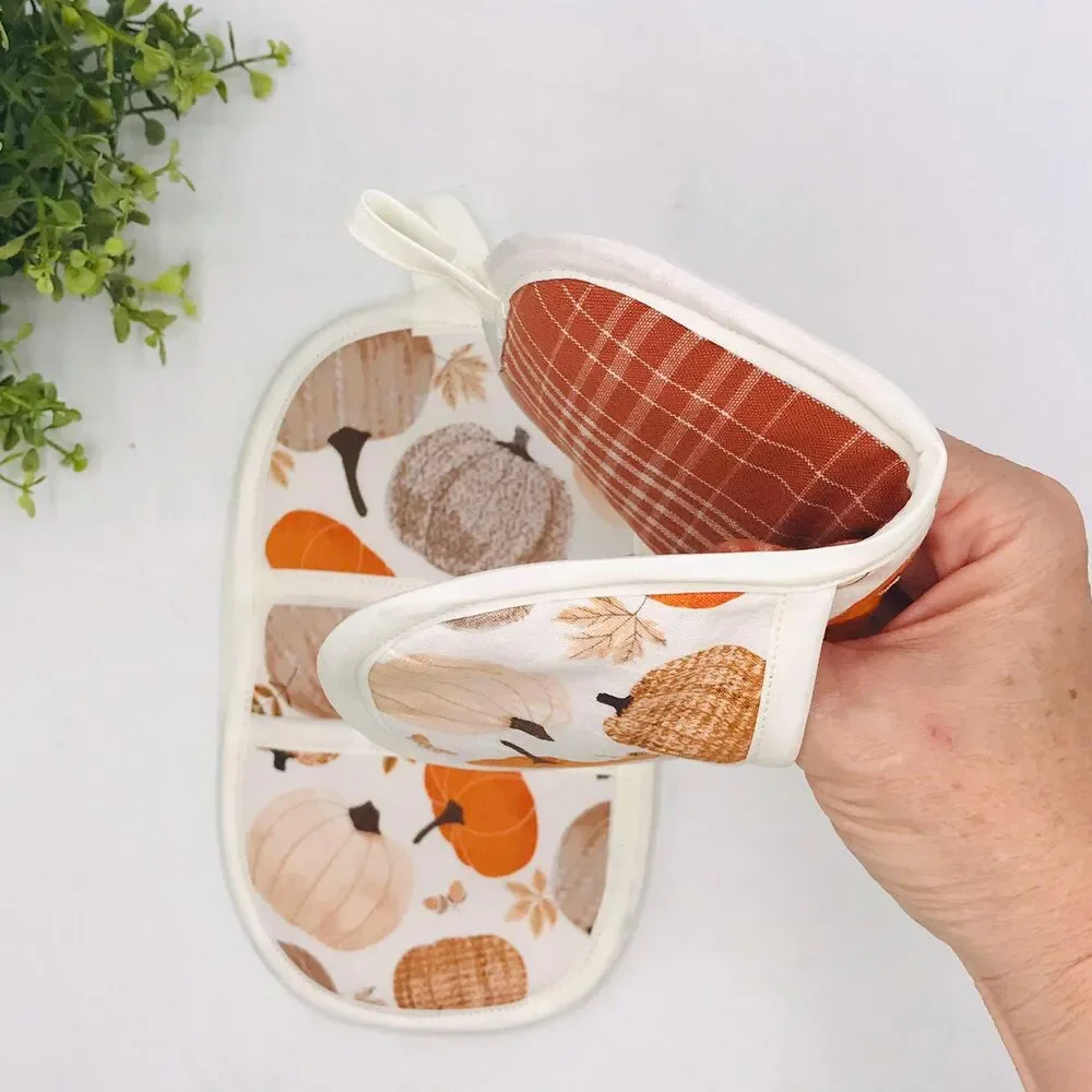 Finger Hotpad: Potholder, Pumpkins and Plaid Hotpad